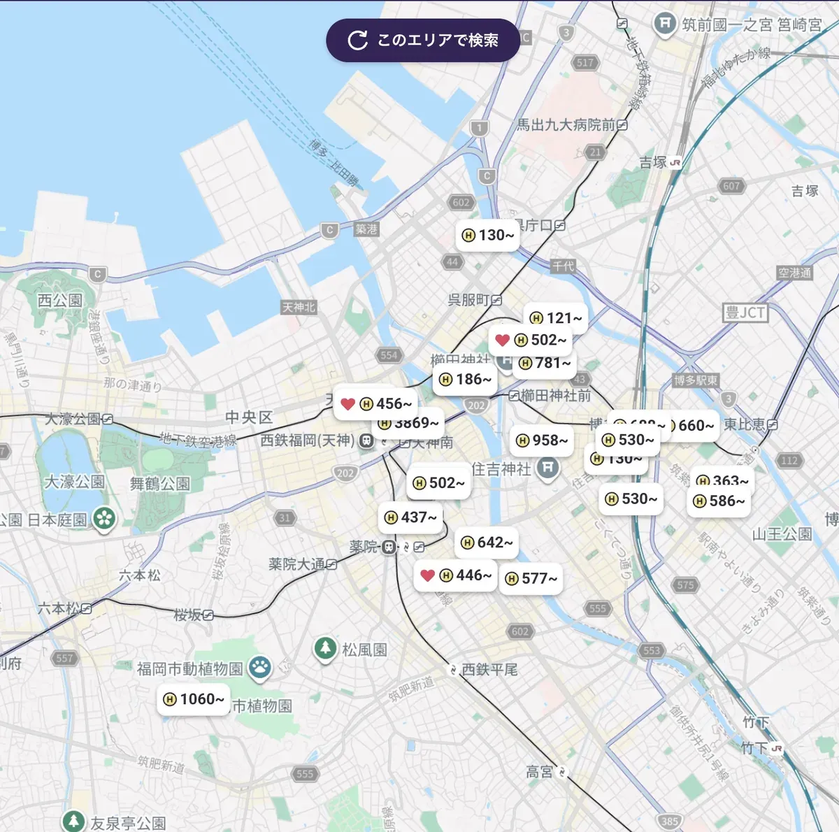 福岡市でのHafH検索結果。地図上にコイン価格のピンが多数表示されている